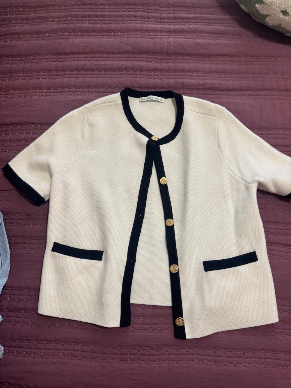 Abercrombie & Fitch Cream Short-Sleeve Knit Blazer with Black Trim